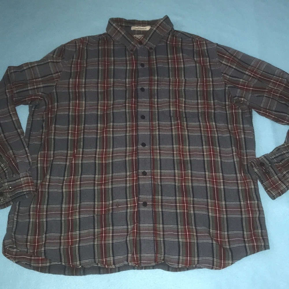 L.L. BEAN Traditional Fit button down plaid 100% cotton with chest pocket size L